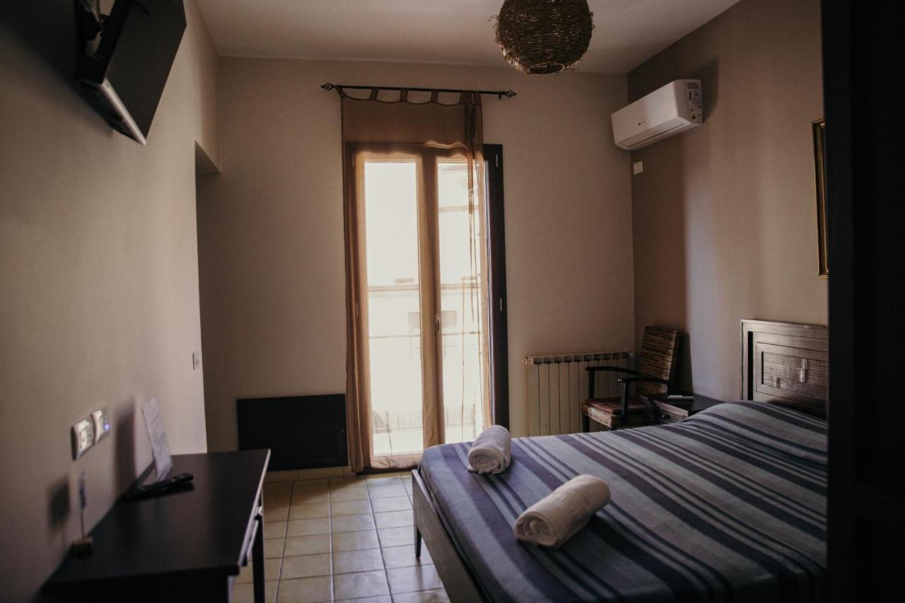 Le Antiche Colonne Bed and Breakfast Cinquefrondi Buitenkant foto