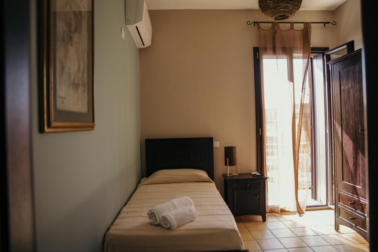 Le Antiche Colonne Bed and Breakfast Cinquefrondi Buitenkant foto